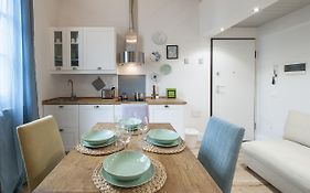 Contemporary Conce 2 Bedrooms Flat